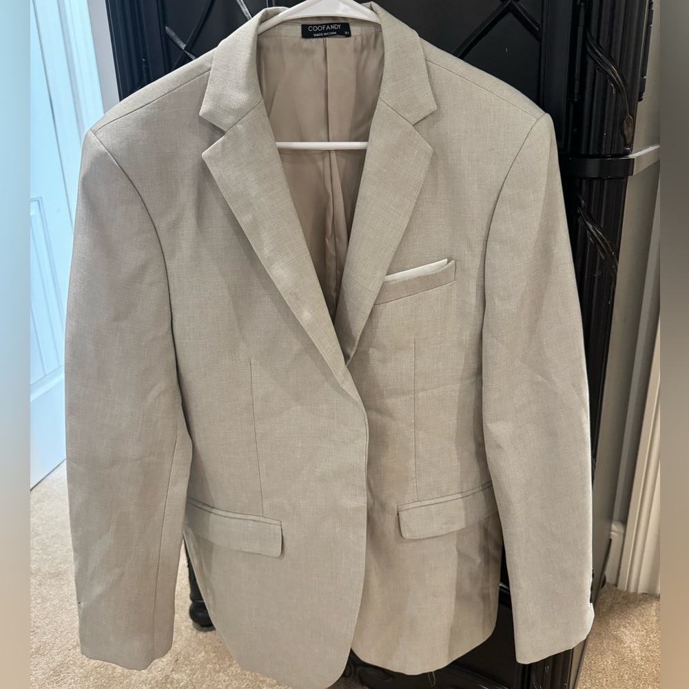 Men’s beige blazer